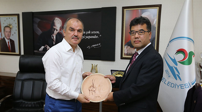 BAŞKAN GÜRLESİN’İ TEBRİK ETTİLER