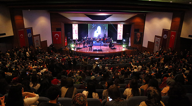 MANÇO ÖLÜMÜNÜN 19. YILINDA KONSERLE ANILDI