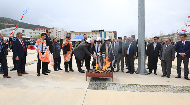 PAÜ KAMPÜSÜNDE RENKLİ NEVRUZ KUTLAMASI