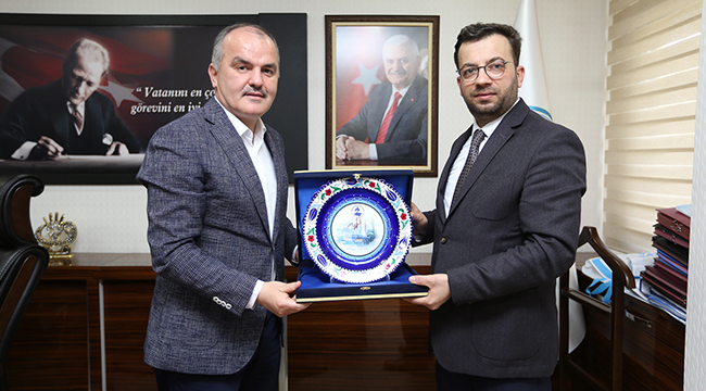 AK PARTİ İLÇE YÖNETİMİNDEN GÜRLESİN’E ZİYARET