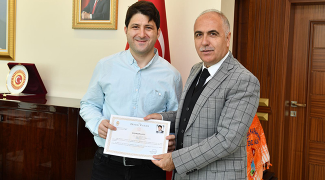 BAŞARI BELGELERİNİ VALİ KARAHAN VERDİ