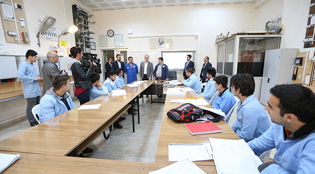 GÜRLESİN ORHAN ABALIOĞLU MESLEK LİSESİNE GİTTİ