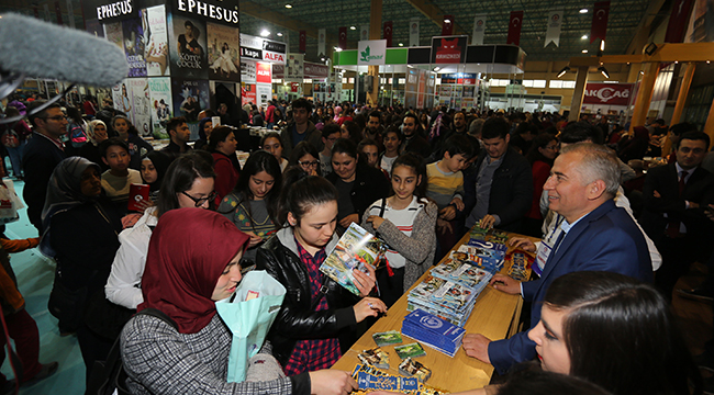 EGE’NİN EN BÜYÜK KİTAP FUARI KAPILARINI AÇIYOR