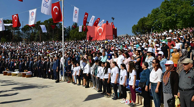 ÇOCUKLAR GÜNÜNÜ KUTLADI