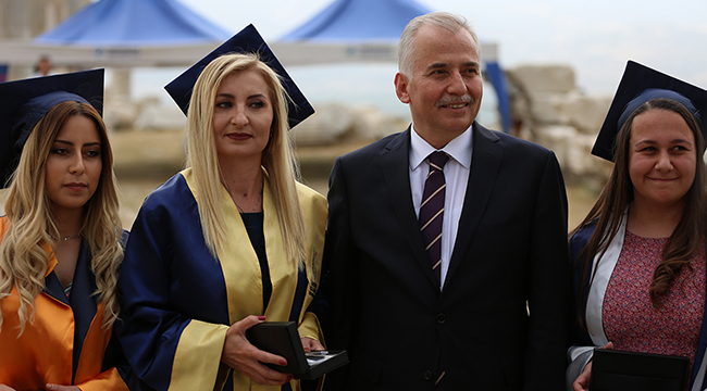 300 ÖĞRENCİ ANTİK KENTTE MEZUN OLDU