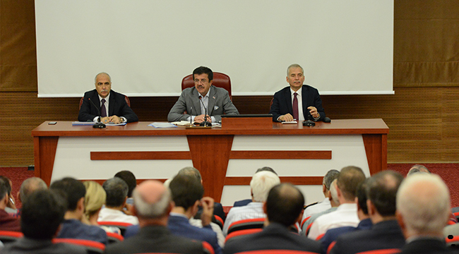 MUHTARLARIN SIKINTILARINI DİNLEDİ