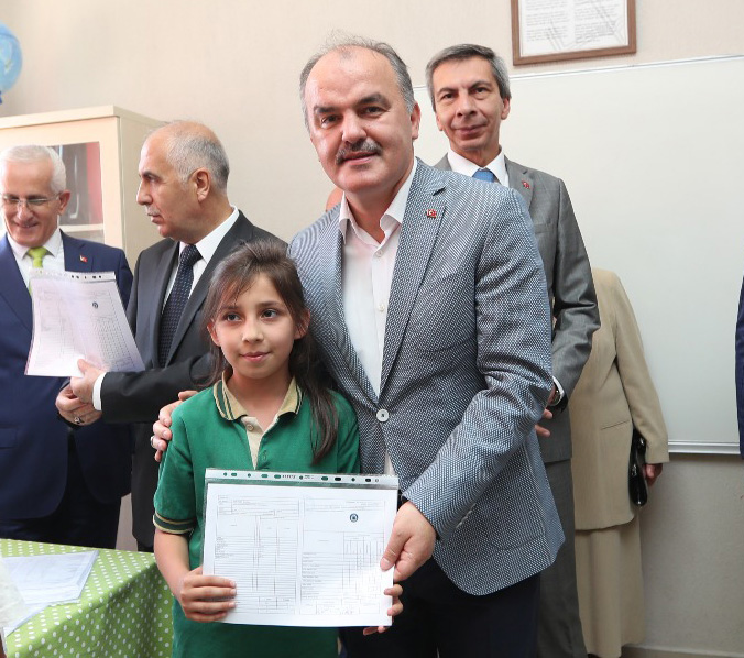 GÜRLESİN’DEN ÖĞRENCİLERE MESAJ