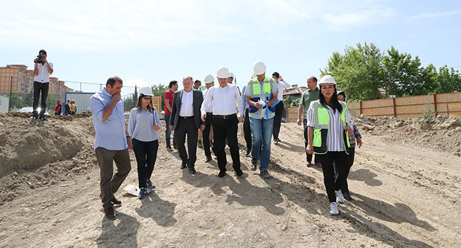 GÜRLESİN, İNŞATTA İNCELEMELERDE BULUNDU