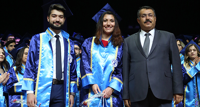 PAÜ TIP FAKÜLTESİ’NDE MEZUNİYET COŞKUSU