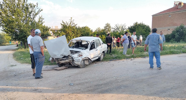 ÇİVRİL’DE FECİ KAZA:5 YARALI