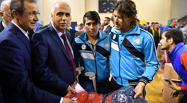AMATÖR SPOR KULÜPLERİNE SPOR MALZEMESİ DESTEĞİ