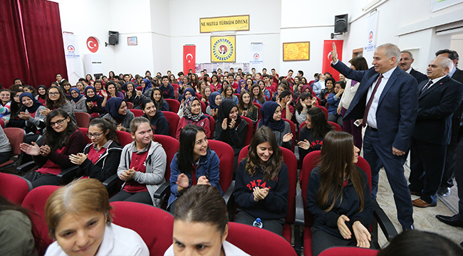 BAŞKAN ZOLAN GENÇLERLE BİR ARAYA GELDİ