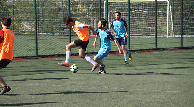 ÖĞRENCİ FUTBOL TURNUVASI BAŞLADI