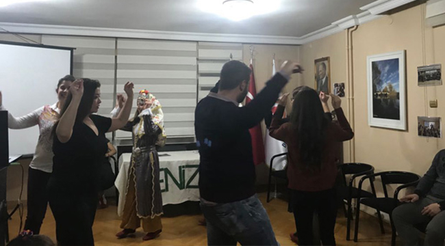 DENİZLİM DENİZLİLİ GENÇLERİ YALNIZ BIRAKMIYOR