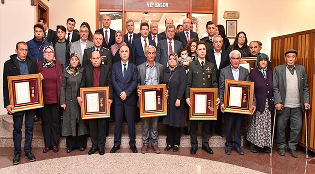 MADALYA TÖRENİ’NDE DUYGUSAL ANLAR YAŞANDI