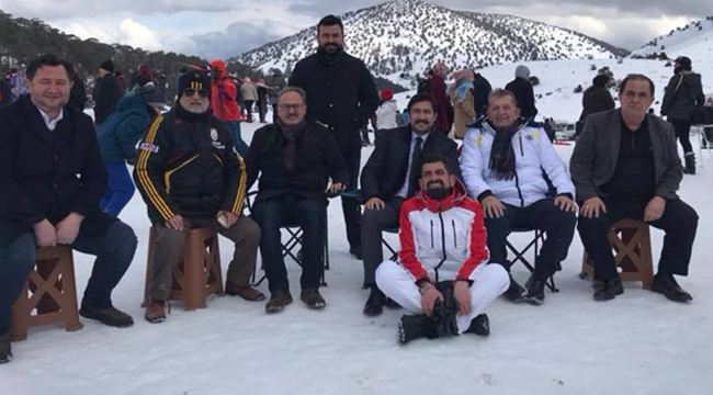 ÖZKAN, KAYAKSEVERLERLE BULUŞTU