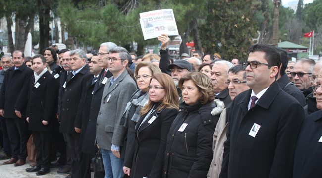 UĞUR MUMCU VE DEMOKRASİ ŞEHİTLERİ ANILDI