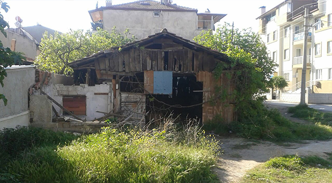 TEHDİT OLUŞTURAN BİNALAR BİR BİR YIKILIYOR