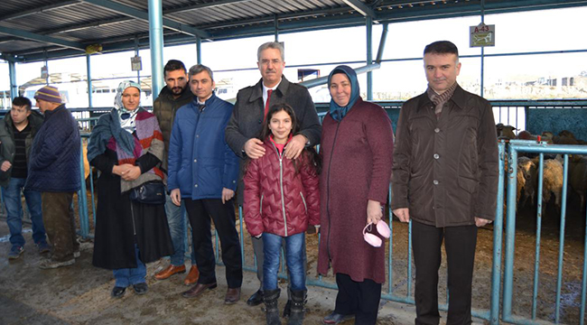 GENÇ ÇİFTÇİLERE KÜÇÜKBAŞ HAYVAN DESTEĞİ