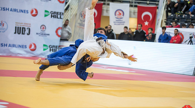 JUDONUN EN İYİLERİ DENİZLİ'DE BULUŞTU