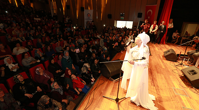 AKARTÜRK İLE UNUTULMAZ BİR GECE GEÇİRDİLER