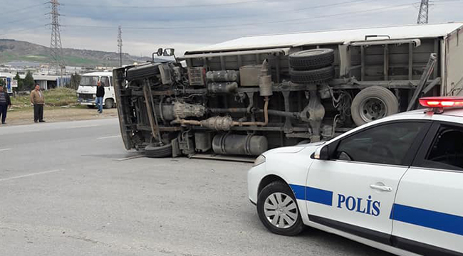 KAMYONET SÜRÜCÜSÜ YARALANDI
