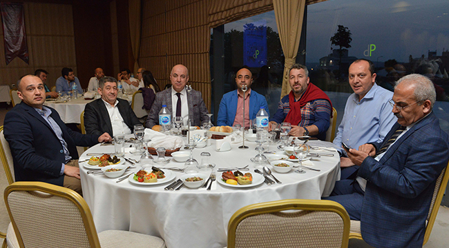 ERDOĞAN ÜYELERİ İLE YEMEKTE BULUŞTU