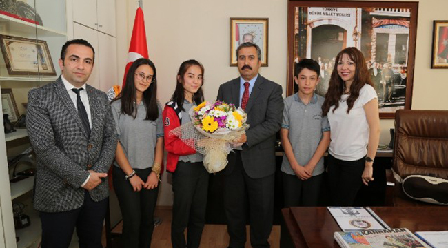 EMNİYET MÜDÜRÜ DEMİR’E 23 NİSAN ZİYARETİ