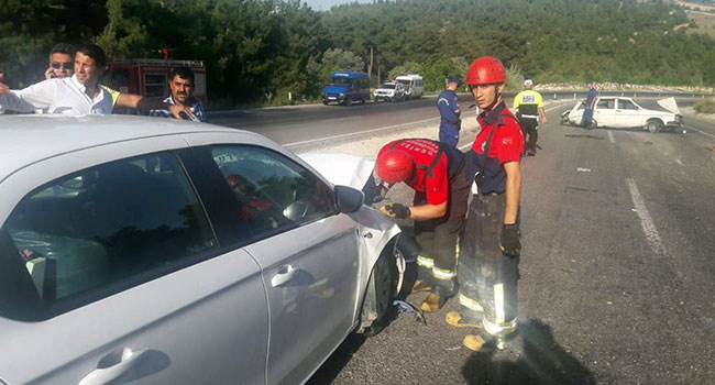 DENİZLİ’DE TRAFİK KAZASI: 2 YARALI