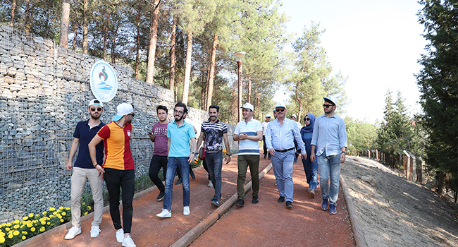 GÜRLESİN GENÇLERE PROJELERİNİ ANLATTI
