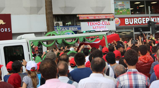 ASRİ MEZARLIK POLİS ŞEHİTLİĞİ’NDE TOPRAĞA VERİLDİ