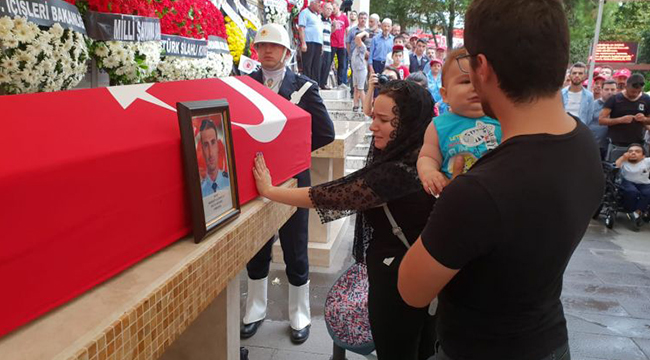 ASRİ MEZARLIK POLİS ŞEHİTLİĞİ’NDE TOPRAĞA VERİLDİ