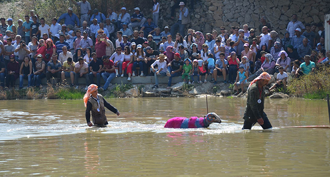 YARIŞMAYA 51 ÇOBAN KOÇ VE SÜRÜLERİ İLE KATILDI