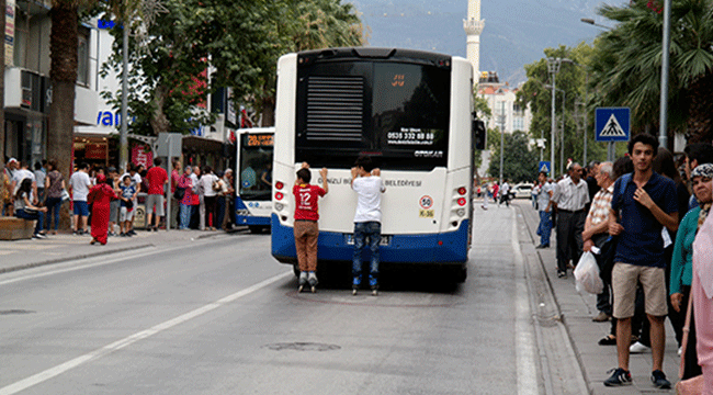 GENÇLERİN TEHLİKELİ OYUNU SÜRÜYOR