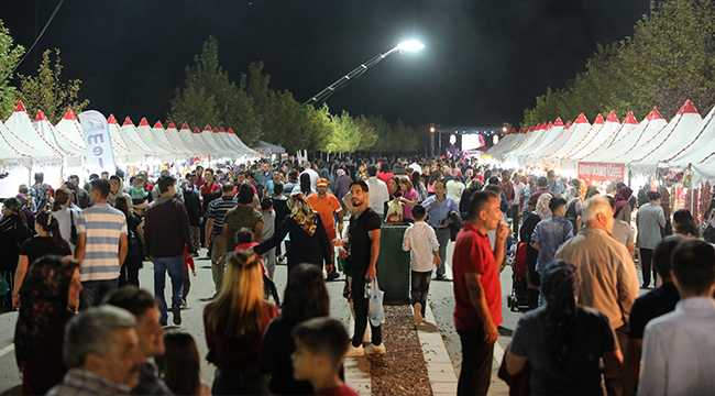 AK VADİ FESTİVALİ DENİZLİLİLERİN AKININA UĞRUYOR