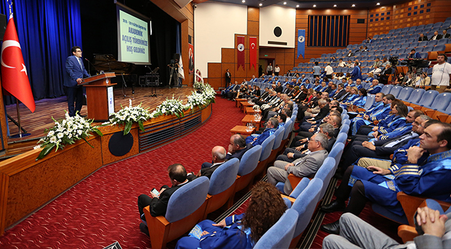 PAÜ EĞİTİM YILINI TÖRENLE AÇTI