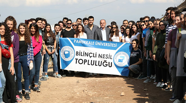 BAŞKAN GÜRLESİN ÖĞRENCİLERLE FİDAN DİKTİ