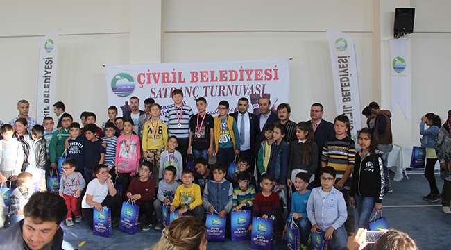 ÇİVRİL’DEKİ SATRANÇ TURNUVASI YOĞUN İLGİ GÖRDÜ