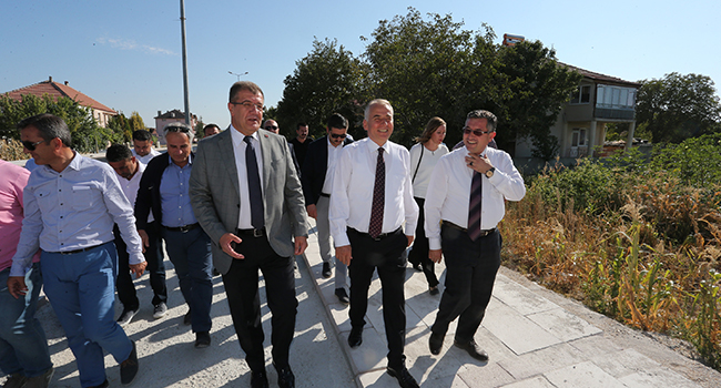 İLÇELER MODERN YOLLARA KAVUŞUYOR