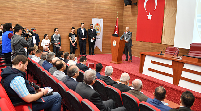 BAŞARILI ÖĞRENCİLER ÖDÜLLENDİRİLDİ