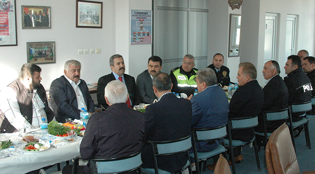 DEMİR HAL ESNAFI İLE BİR ARAYA GELDİ