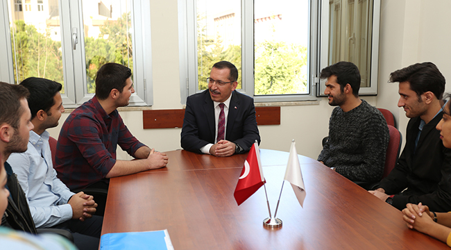 REKTÖR BAĞ, ÖĞRENCİ KONSEYİNİ ZİYARET ETTİ