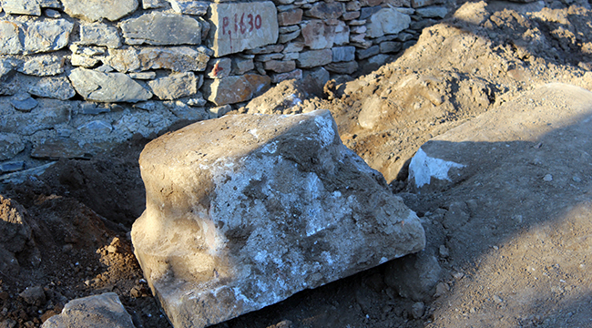 TAVAS’TA 1500 YILLIK MERMER SÜTUNLAR BULUNDU