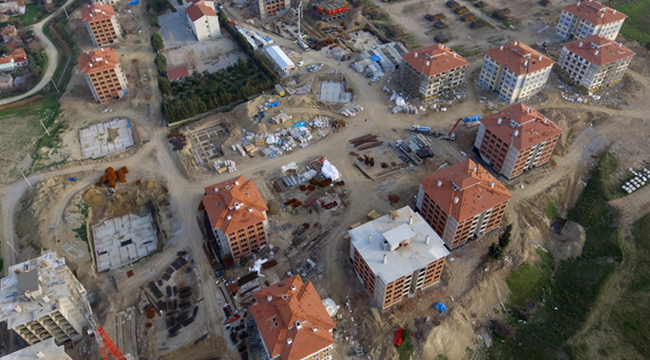 SARAYKÖY TOKİ KONUTLARI HIZLA YÜKSELİYOR