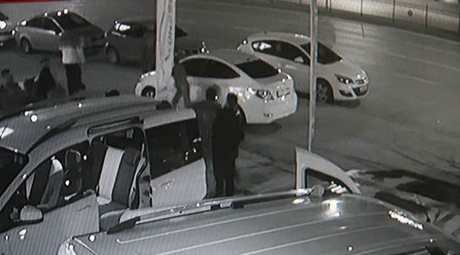 OTOMOBİL SAHİBİ OTO YIKAMACIYI BIÇAKLADI