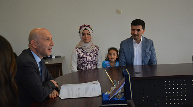 KÜÇÜK NİSA’NIN BAŞKAN SEVGİSİ