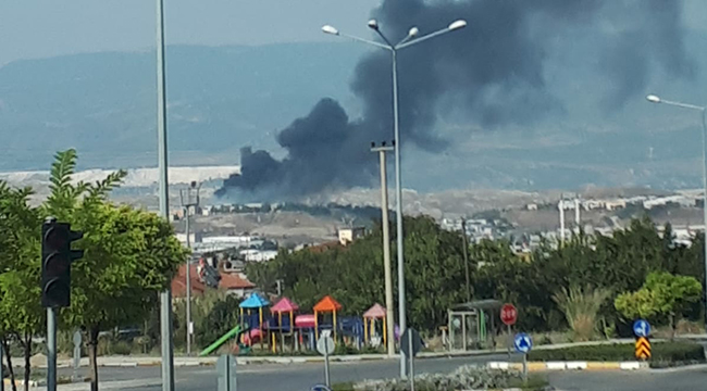 NAKLİYE DEPOSUNDA YANGIN ÇIKTI