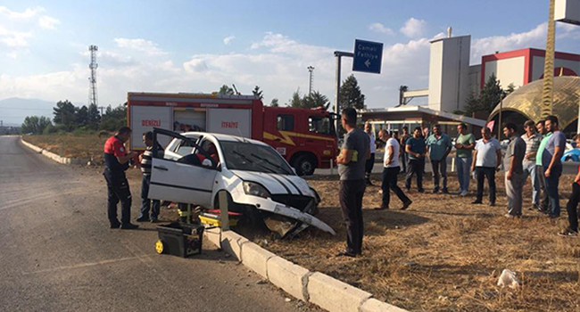 ACIPAYAM-ANTALYA YOLUNDA KAZA: 4 YARALI