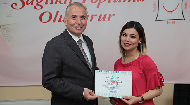 HAMİLELİK OKULU SERTİFİKALARI BAŞKAN ZOLAN’DAN