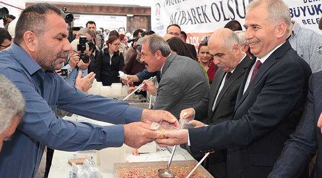 BÜYÜKŞEHİR AŞURE HAYRI GELENEĞİNİ SÜRDÜRDÜ